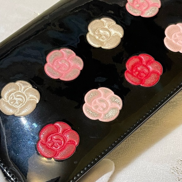 CHANEL make up pallet bifold patent leather wallet - Picture 14 of 16